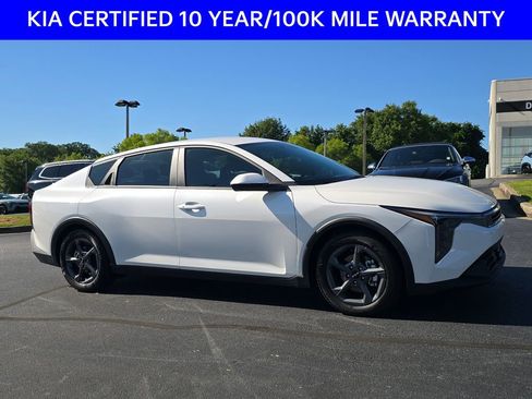 Certified 2026 Kia K4 FWD image 1