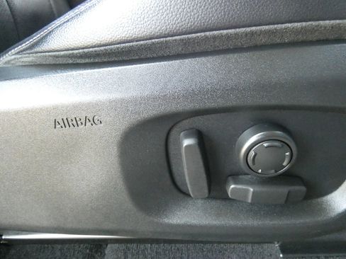 Used 2018 Land Rover Range Rover Evoque SE Dynamic image 31