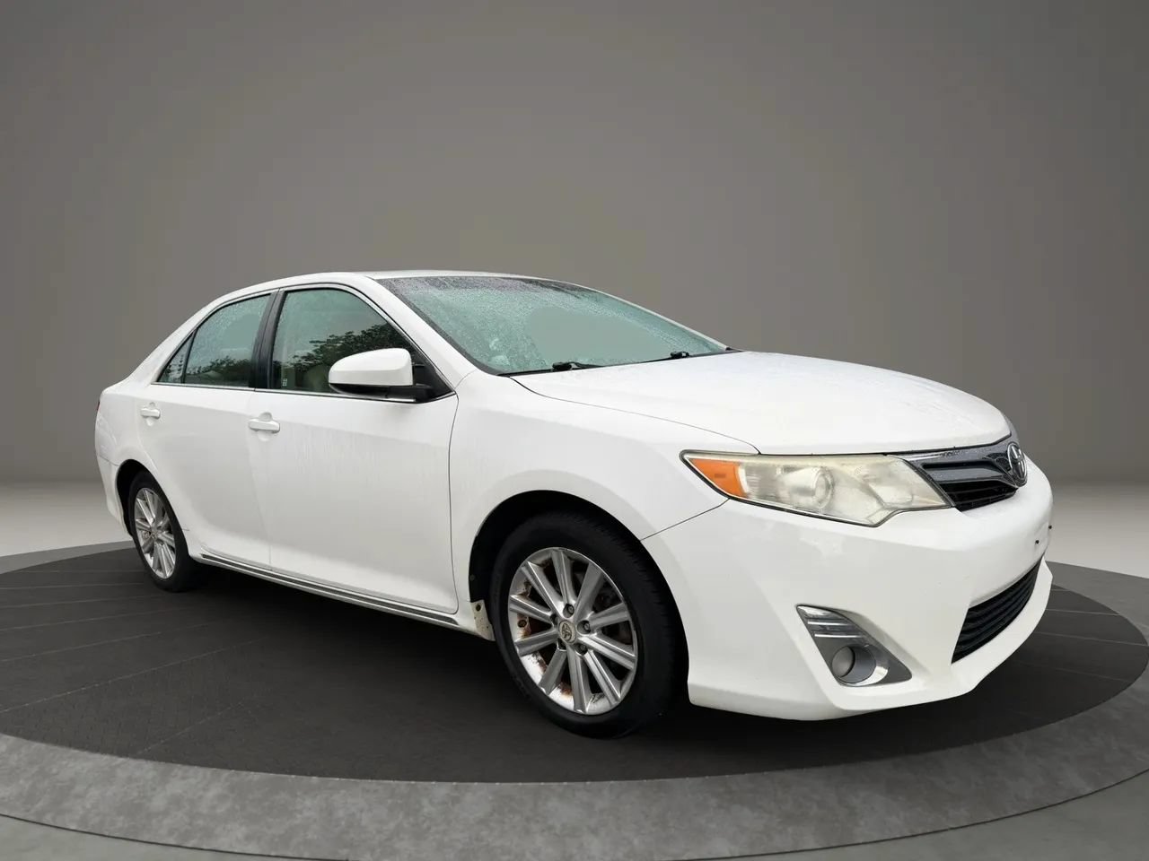 Used 2012 Toyota Camry XLE w/ Leather Pkg FWD image 3