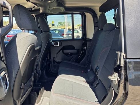 Used 2024 Jeep Gladiator Rubicon AWD/4WD image 6