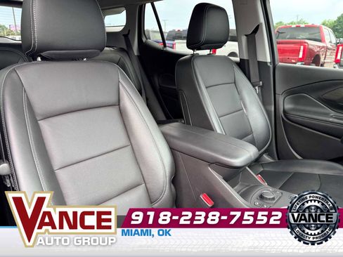 Used 2024 GMC Terrain SLT w/ Elevation Edition FWD image 20