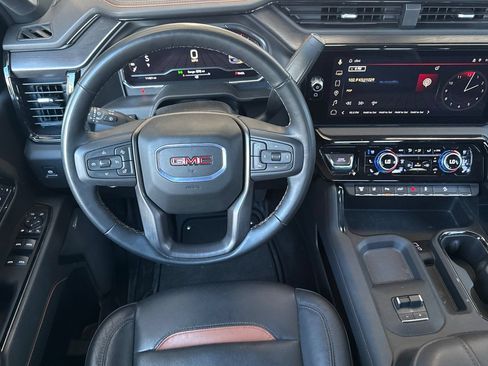 Used 2025 GMC Sierra 2500 AT4 w/ AT4 Premium Plus Package AWD/4WD image 15
