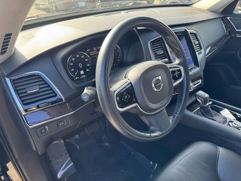 Used 2017 Volvo XC90 T6 Momentum w/ Vision Package image 16
