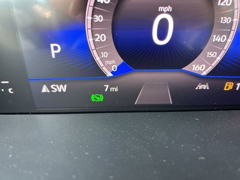 Used 2025 Volkswagen Taos SE image 19