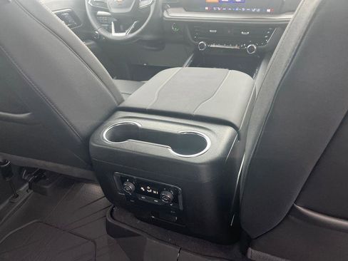 New 2026 Chevrolet Suburban Premier image 31