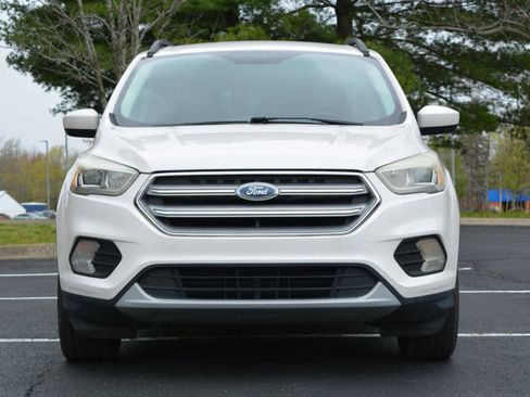 Used 2017 Ford Escape SE w/ SE Leather Comfort Package image 2