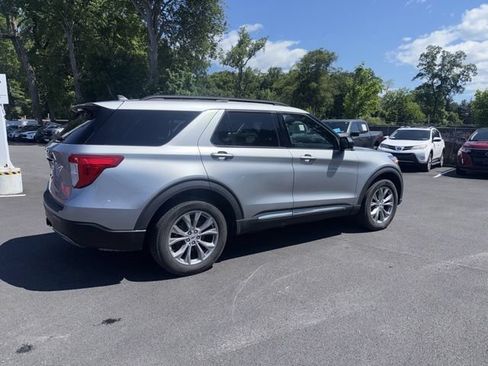 Used 2023 Ford Explorer XLT w/ Equipment Group 202A AWD/4WD image 10