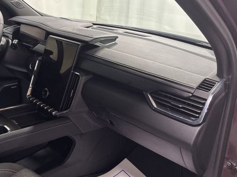 Used 2025 GMC Acadia Elevation image 29