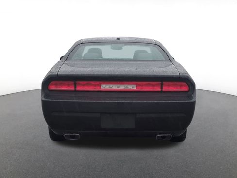 Used 2014 Dodge Challenger SXT image 5