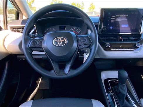 Certified 2025 Toyota Corolla LE image 5