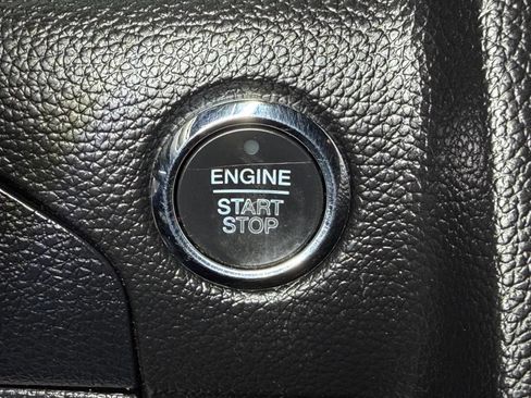 Used 2017 Lincoln Navigator L Select RWD image 36
