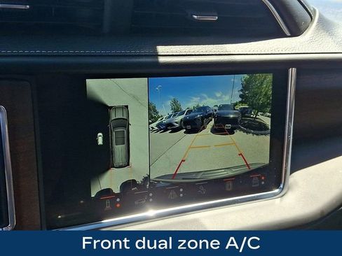 Used 2024 GMC Yukon XL Denali Ultimate AWD/4WD image 12