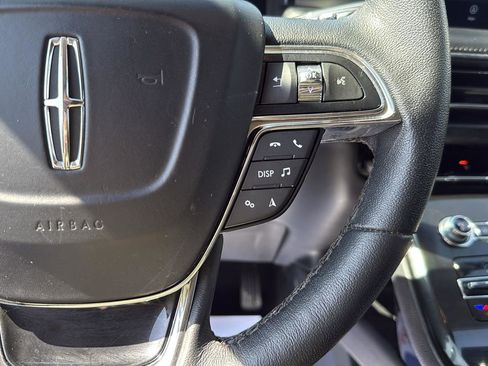 Used 2023 Lincoln Nautilus FWD w/ Premium Package image 12