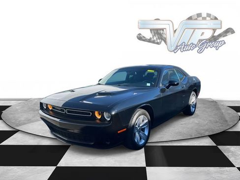 Certified 2023 Dodge Challenger SXT image 2