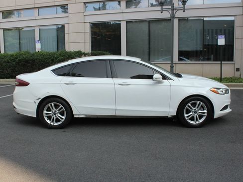 Used 2018 Ford Fusion SE FWD image 6