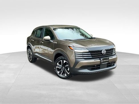 Certified 2025 Nissan Kicks SV image 1