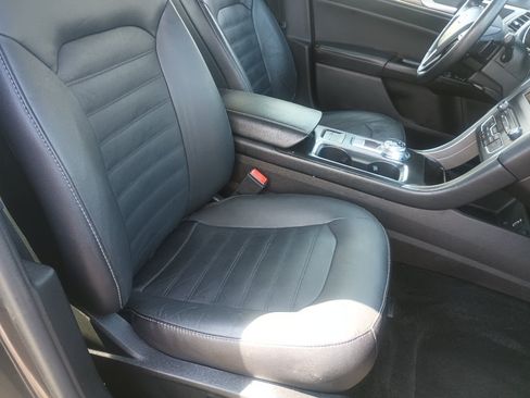 Used 2017 Ford Fusion SE w/ Fusion SE Technology Package FWD image 34