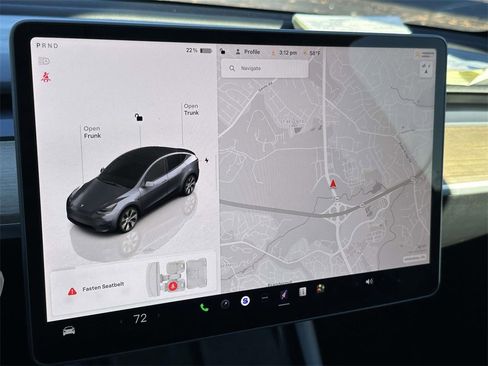 Used 2022 Tesla Model Y Long Range image 3