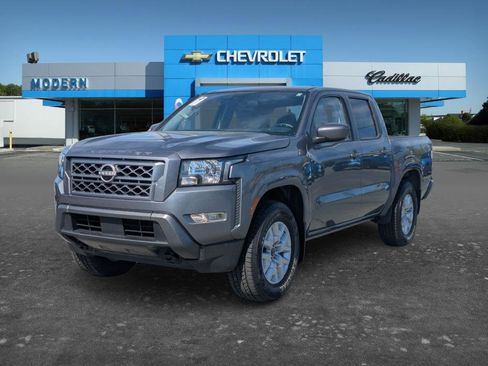 Used 2022 Nissan Frontier SV image 1
