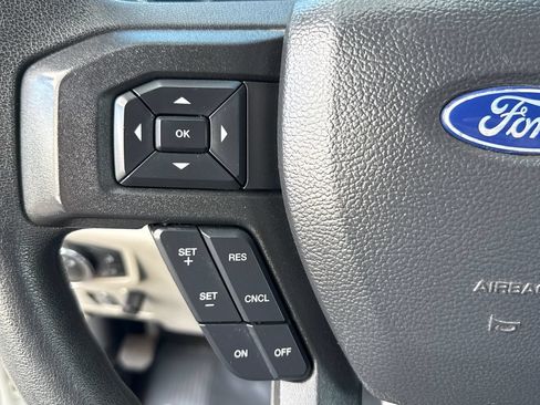 Used 2022 Ford F250 XLT w/ XLT Premium Package AWD/4WD image 16