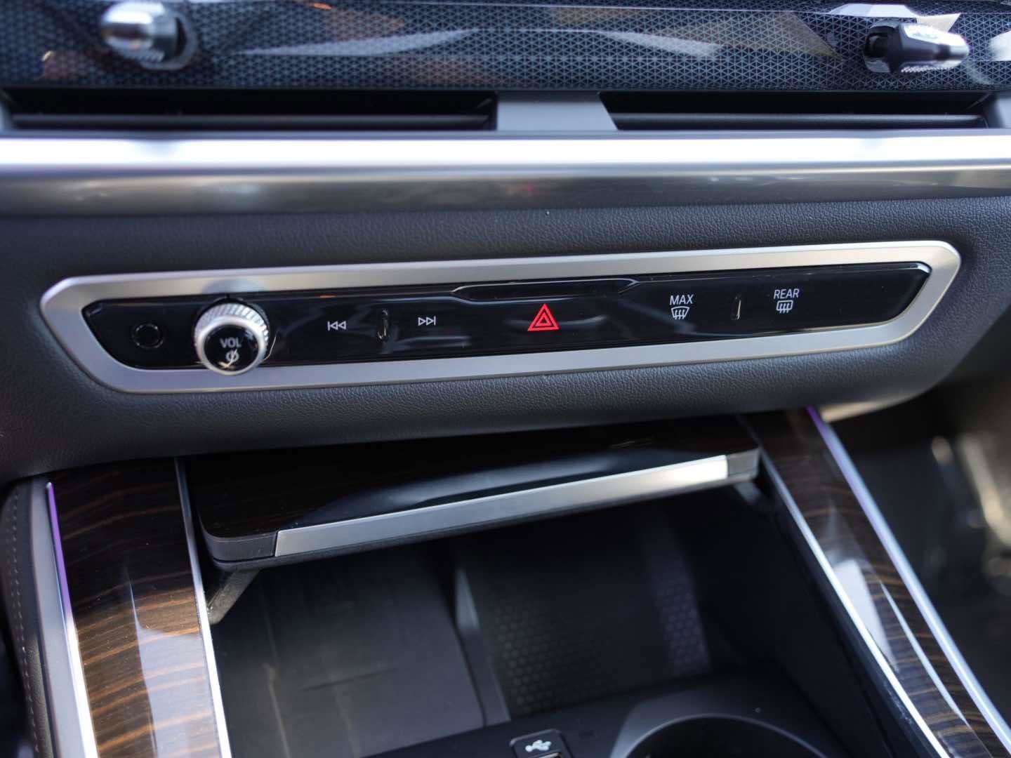 Used 2024 BMW X5 sDrive40i w/ Premium Package RWD image 22