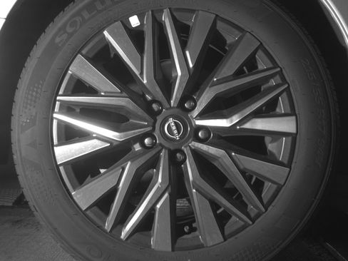 Used 2025 Nissan Altima 2.5 SV image 15