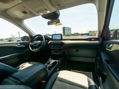 Used 2022 Ford Escape Titanium w/ Titanium Elite Package image 33