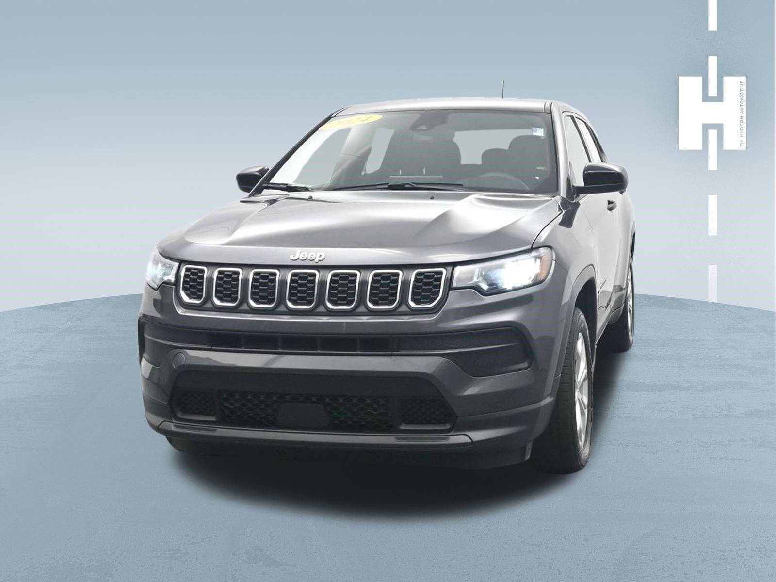 Used 2024 Jeep Compass Sport AWD/4WD image 2