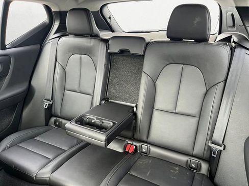 Used 2025 Volvo XC40 B5 Plus AWD/4WD image 15