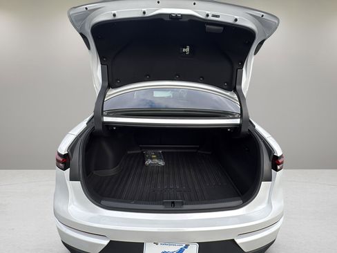 Used 2023 Toyota Crown Limited image 16