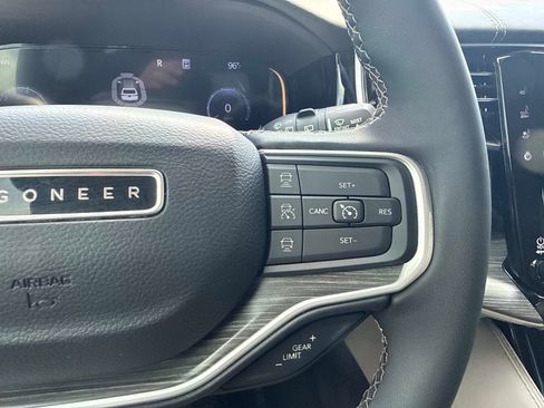 Used 2023 Jeep Wagoneer Series II w/ Convenience Group I AWD/4WD image 34