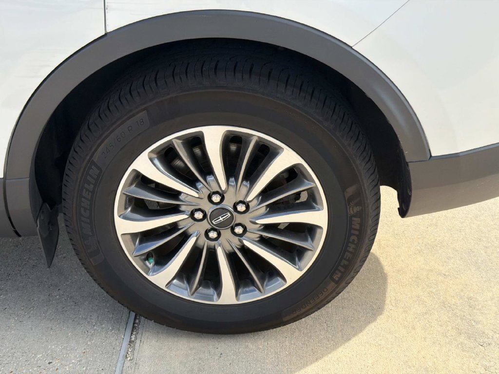 Certified 2021 Lincoln Nautilus FWD w/ Equipment Group 101A image 5