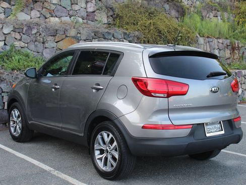 Used 2016 Kia Sportage LX w/ LX Popular Package AWD/4WD image 7