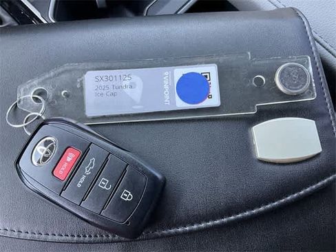 Used 2025 Toyota Tundra Limited image 29