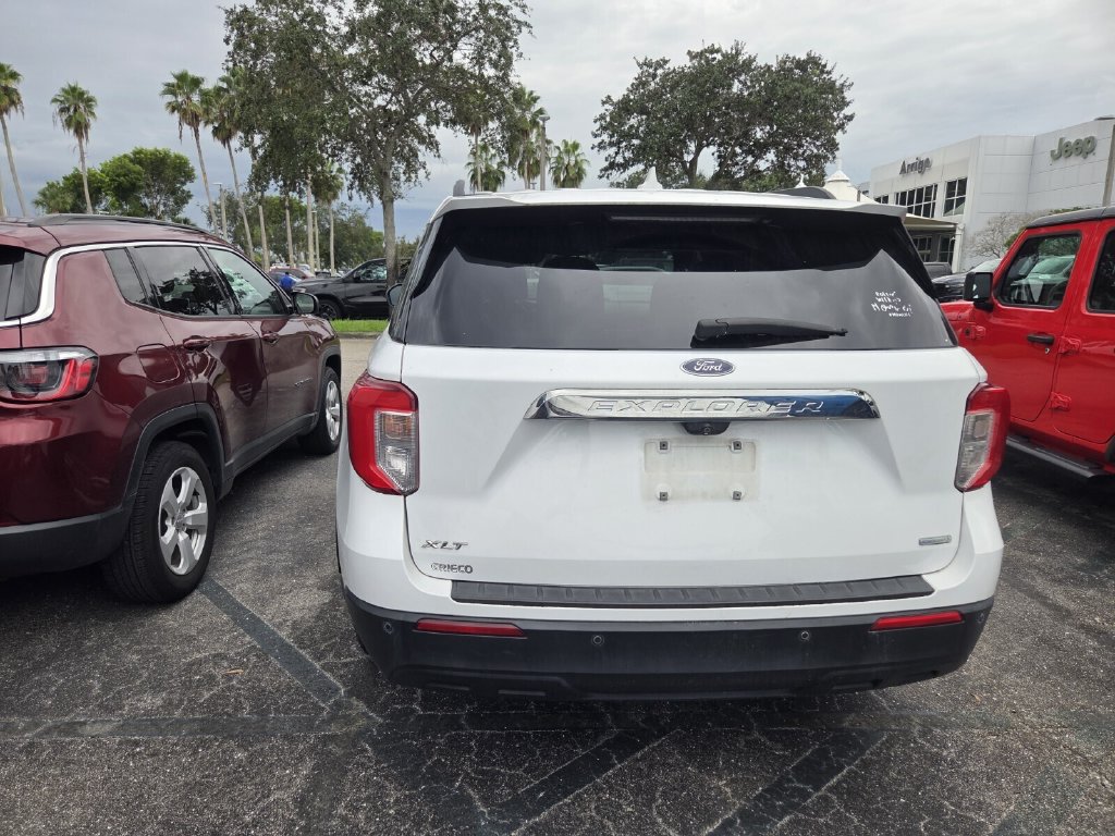 Used 2020 Ford Explorer XLT RWD image 4