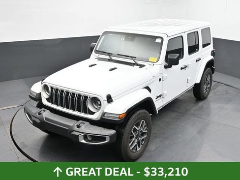 Used 2025 Jeep Wrangler Unlimited Sahara AWD/4WD image 32