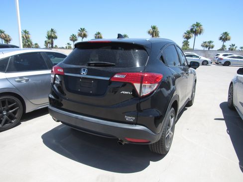 Used 2021 Honda HR-V EX image 3