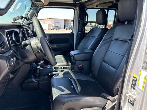 Used 2023 Jeep Gladiator Sport AWD/4WD image 15