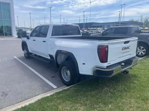 Used 2025 GMC Sierra 3500 Pro w/ 1SA Pro Safety Plus Package AWD/4WD image 3