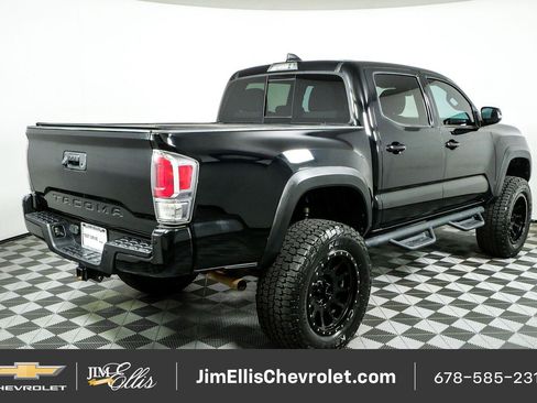 Used 2021 Toyota Tacoma TRD Off-Road w/ Technology Package AWD/4WD image 3