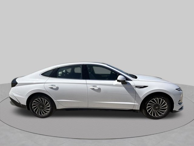 New 2026 Hyundai Sonata Limited FWD image 2