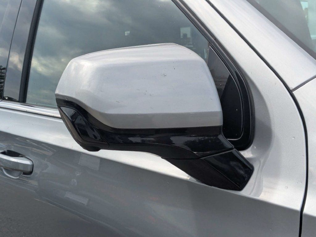 Used 2025 Chevrolet Tahoe LT AWD/4WD image 12