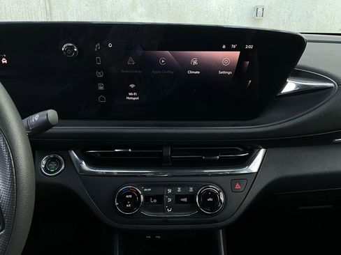 Used 2025 Buick Envista Preferred image 25