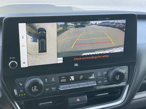 Used 2024 Toyota Grand Highlander AWD image 12