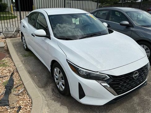 Used 2025 Nissan Sentra S FWD image 3