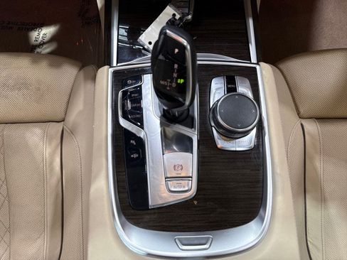 Used 2016 BMW 750i xDrive AWD/4WD image 27