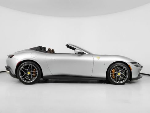 Used 2024 Ferrari Roma Spider image 10