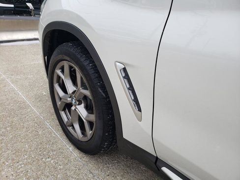 Used 2023 BMW X3 xDrive30i w/ Premium Package image 16