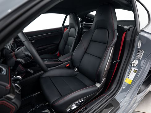 Certified 2025 Porsche 718 Cayman GTS RWD image 5