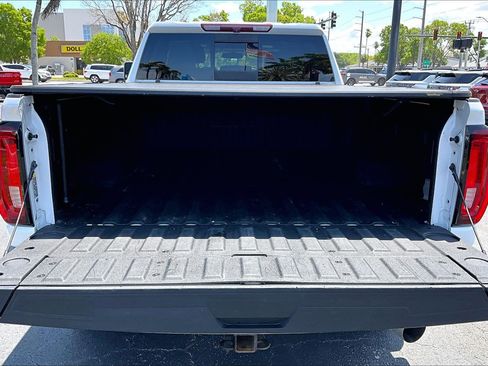 Used 2022 GMC Sierra 2500 SLT w/ SLT Premium Package AWD/4WD image 8